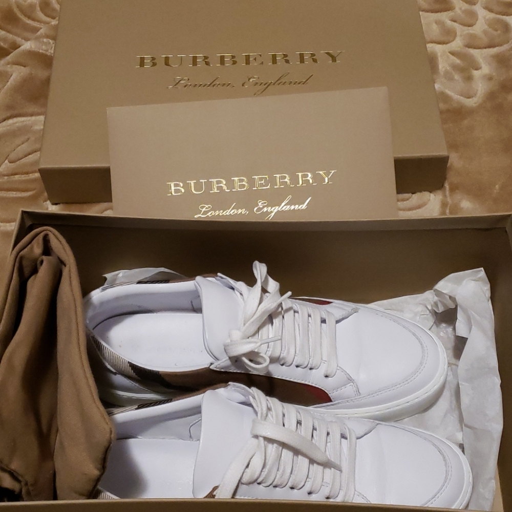 Burberry sneakers women